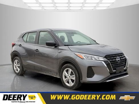 Used 2024 Nissan Kicks S image 1
