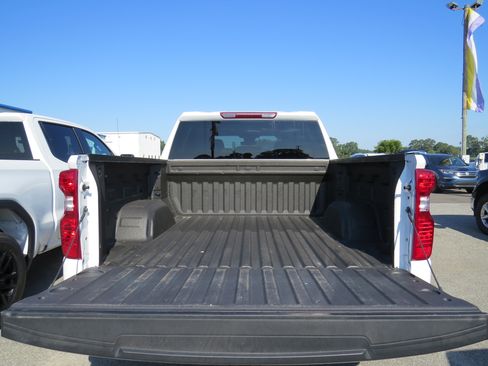 Used 2025 Chevrolet Silverado 1500 LT AWD/4WD image 17