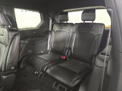 Used 2023 Jeep Grand Cherokee L Laredo image 13