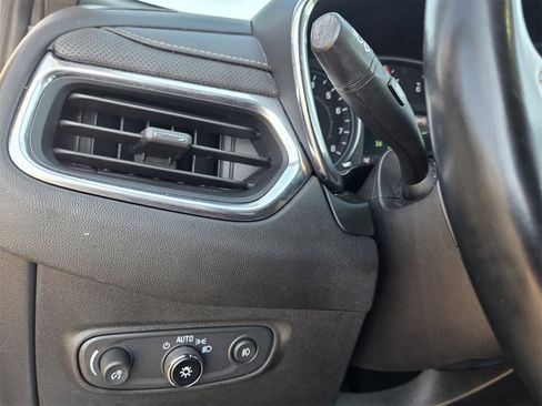 Used 2023 Chevrolet Equinox Premier image 21