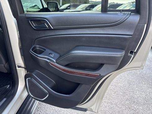 Used 2017 GMC Yukon SLT image 26