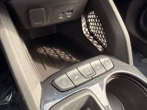 Used 2025 Chevrolet TrailBlazer LT FWD image 24