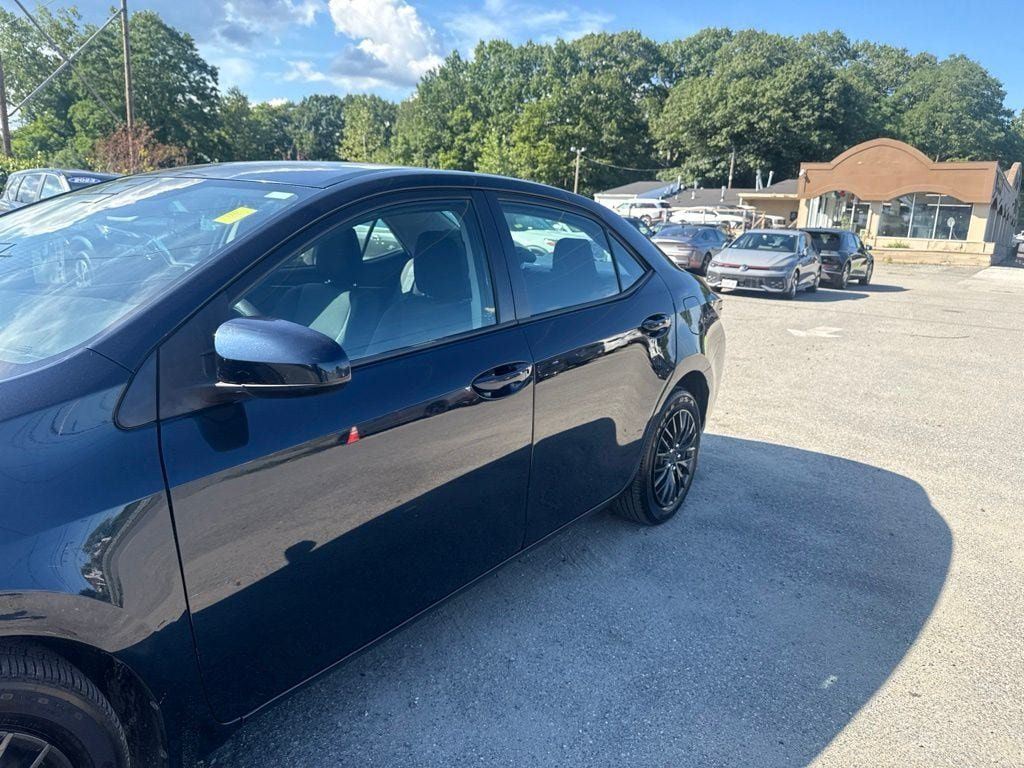 Used 2018 Toyota Corolla LE FWD image 7