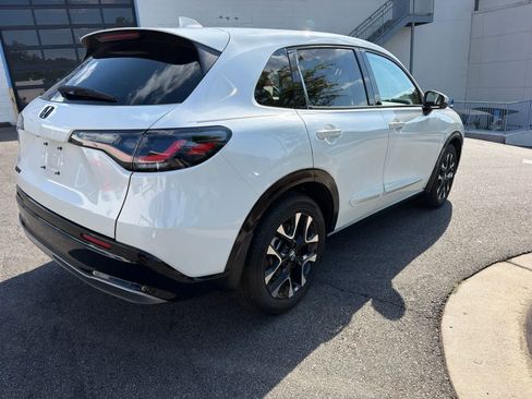 Used 2026 Honda HR-V EX-L image 8