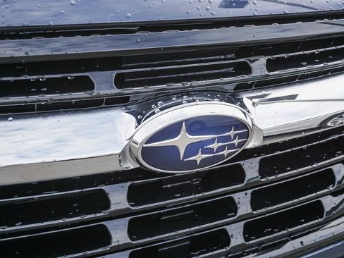 Used 2024 Subaru Ascent Premium w/ Convenience Package image 11