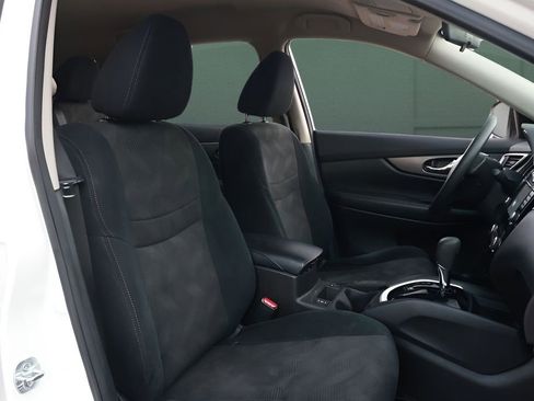 Used 2015 Nissan Rogue SV w/ SV Premium Package image 45