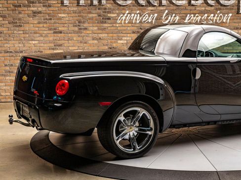 Used 2005 Chevrolet SSR w/ Preferred Equipment Group image 15