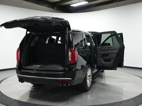 Used 2024 GMC Yukon Denali w/ Advanced Technology Package image 14