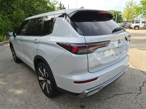 Used 2025 Mitsubishi Outlander SE AWD/4WD image 9