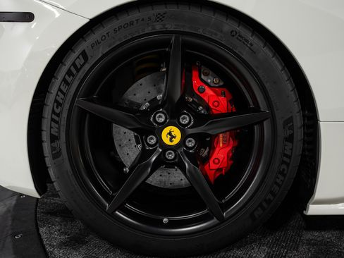 Used 2016 Ferrari 488 GTB RWD image 31