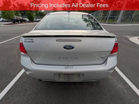 Used 2010 Ford Focus SE FWD image 5
