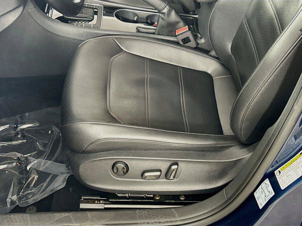 Used 2019 Volkswagen Passat 2.0T SE R-Line FWD image 19