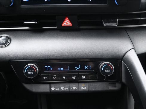 Certified 2025 Hyundai Elantra Sport FWD image 11