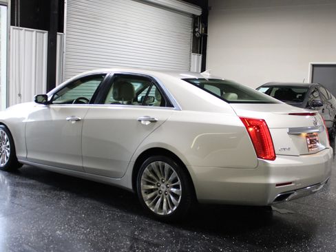 Used 2014 Cadillac CTS Luxury RWD image 5