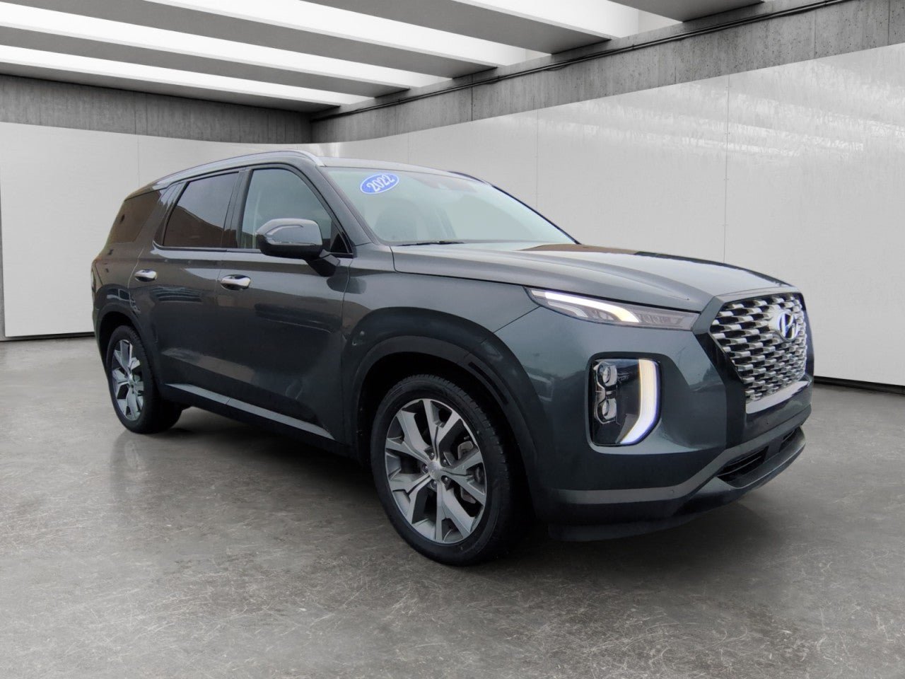 Used 2022 Hyundai Palisade SEL w/ Premium Package FWD image 1