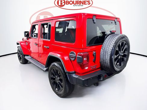 Used 2025 Jeep Wrangler Unlimited Sahara AWD/4WD image 7