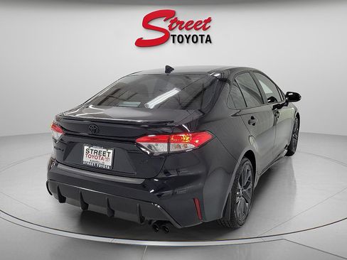Certified 2025 Toyota Corolla SE FWD image 4