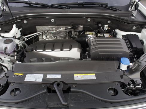 New 2026 Volkswagen Atlas Cross Sport SEL image 9