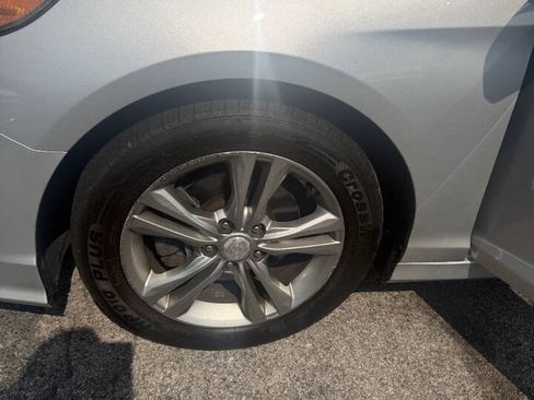 Used 2018 Hyundai Sonata SEL w/ Cargo Package FWD image 12