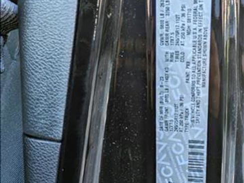 Used 2023 Jeep Gladiator Sport image 15