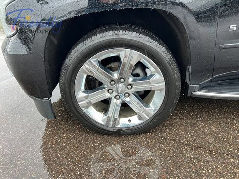 Used 2019 Chevrolet Suburban Premier AWD/4WD image 11