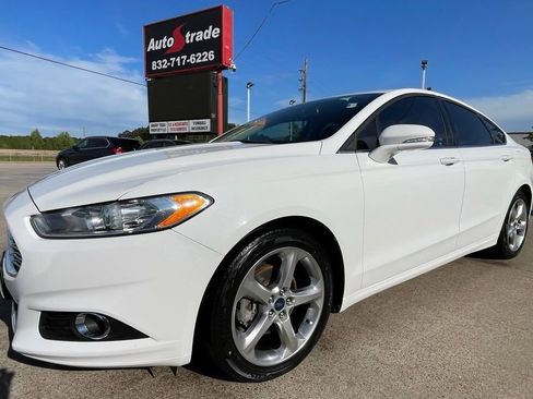Used 2014 Ford Fusion SE w/ Equipment Group 201A image 4