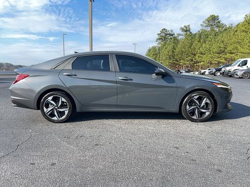 Used 2023 Hyundai Elantra SEL w/ Convenience Package image 4