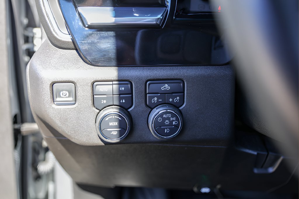 Used 2025 Chevrolet Silverado 1500 RST AWD/4WD image 15