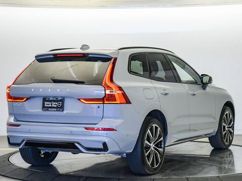 Certified 2025 Volvo XC60 B5 Plus AWD/4WD image 5