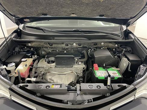 Used 2018 Toyota RAV4 XLE AWD/4WD image 21