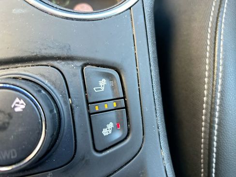 Used 2023 GMC Terrain SLT AWD/4WD image 32