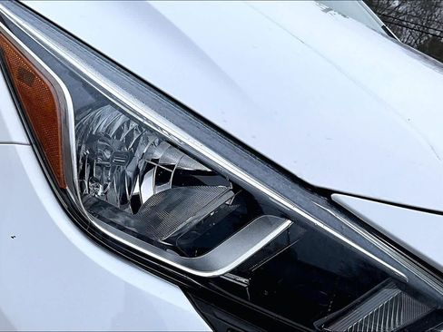 Used 2024 Nissan Versa S w/ Trunk Package image 25