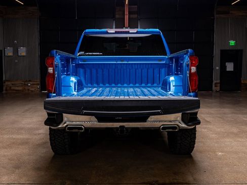 Used 2022 Chevrolet Silverado 1500 LTZ w/ Z71 Off-Road Package image 9