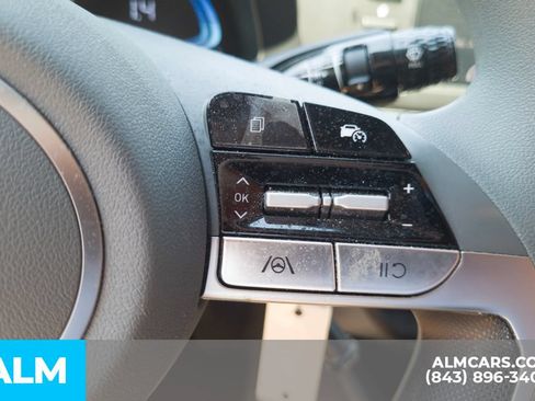 Used 2025 Hyundai Elantra SE FWD image 10