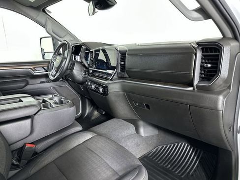 Used 2025 Chevrolet Silverado 2500 LT w/ Convenience Package image 29