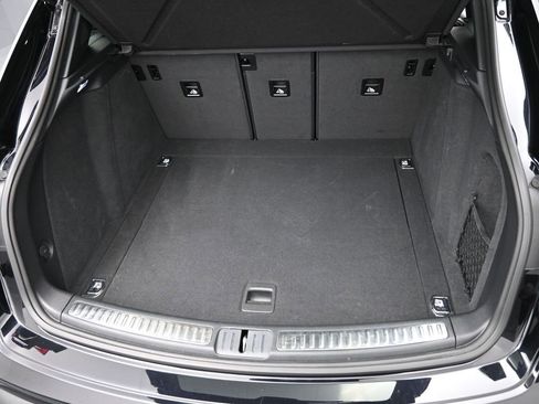 Certified 2023 Porsche Macan Turbo image 31