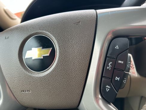 Used 2011 Chevrolet Suburban LT image 22