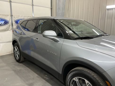 Used 2025 Chevrolet Blazer LT image 4