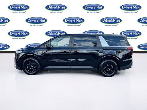 Used 2025 Kia Carnival FWD image 4