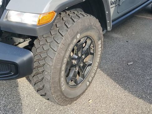 Used 2021 Jeep Gladiator Sport AWD/4WD image 5
