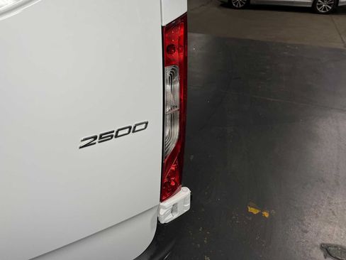 Used 2025 Mercedes-Benz Sprinter 2500 image 16