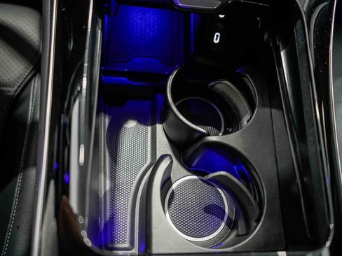 Used 2025 Mercedes-Benz GLC 350e GLC 350e image 21