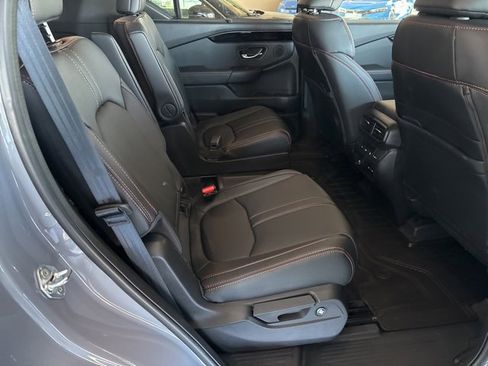 Certified 2025 Honda Pilot TrailSport image 11