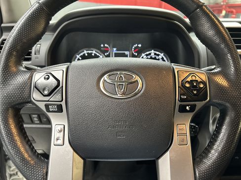 Used 2023 Toyota 4Runner Limited AWD/4WD image 18