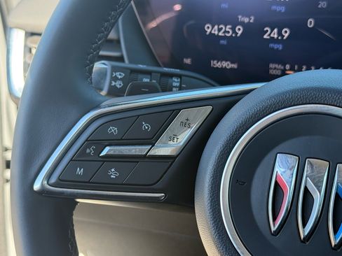 Used 2025 Buick Envision Preferred image 18