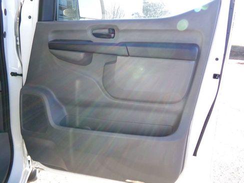 Used 2016 Nissan NV 3500 SL image 11