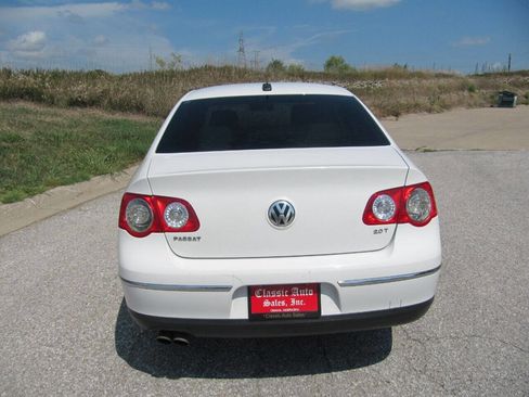 Used 2006 Volkswagen Passat Value Edition image 7