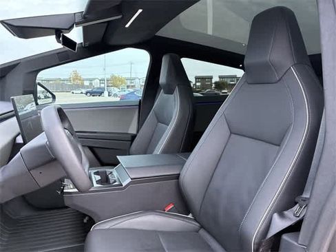 Used 2025 Tesla Cybertruck AWD Crew Cab image 16