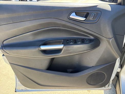 Used 2019 Ford Escape SEL image 17