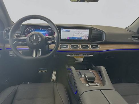 New 2026 Mercedes-Benz GLS 580 4MATIC image 23